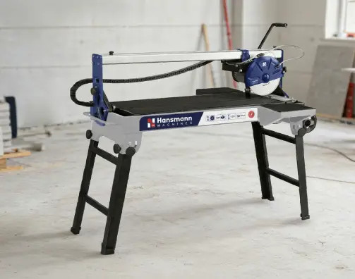 Scie à carrelages et matériaux